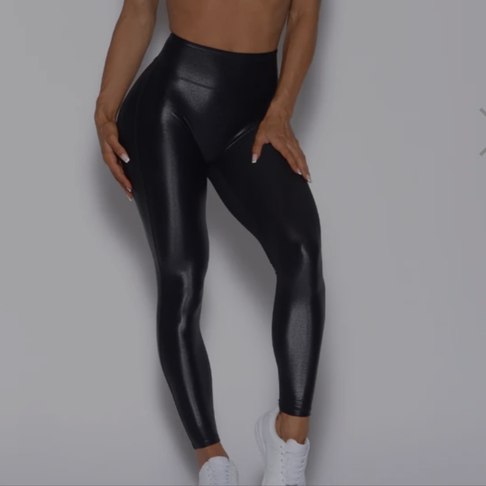 bombshell sportswear gloss black leggings sz XS NWT